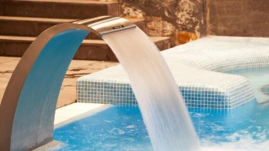 how-to-choose-the-best-swimming-pool-waterfall-in