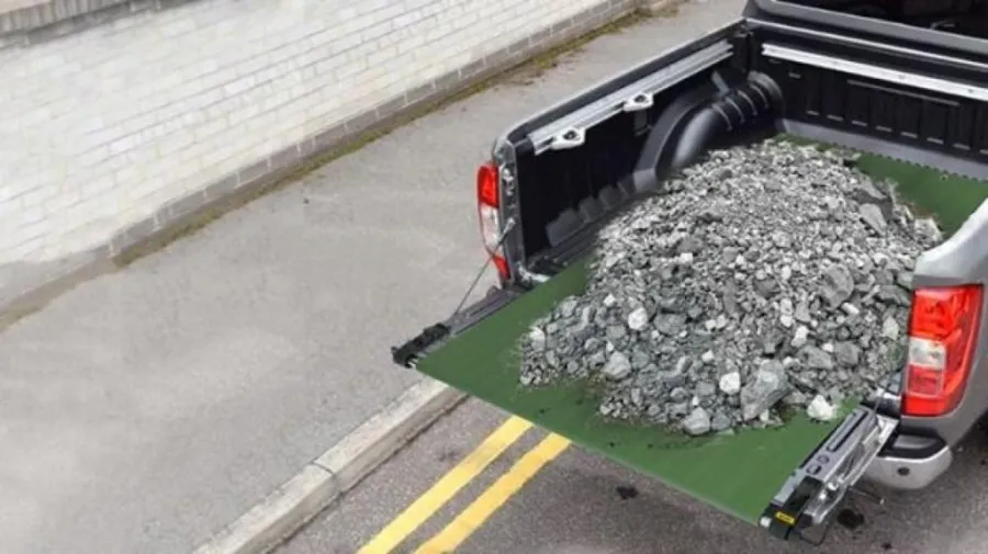 how-to-choose-the-best-truck-bed-unloader-for-you