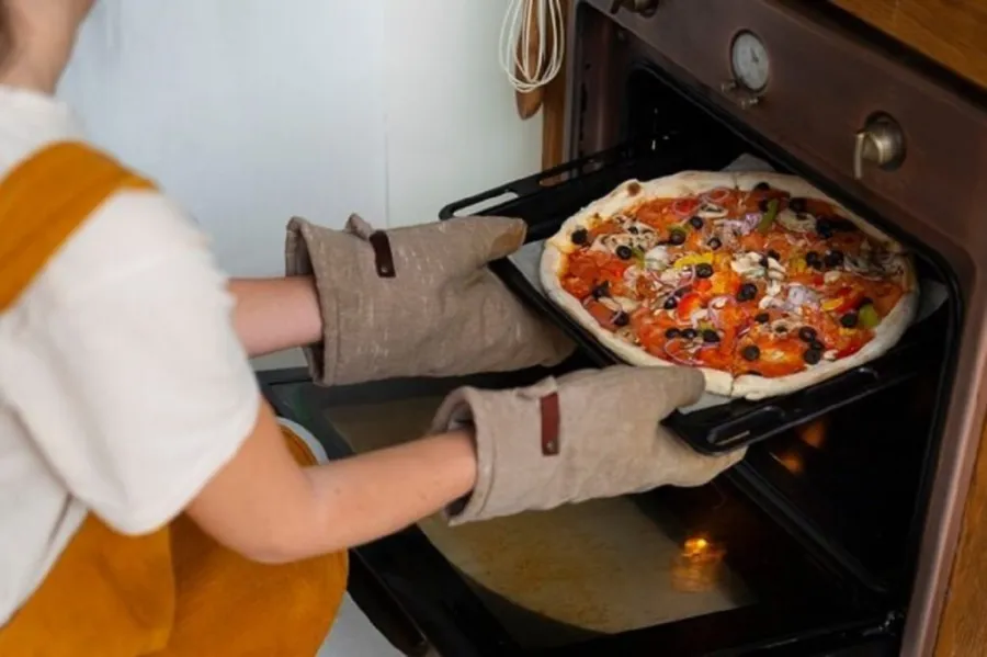 how to clean a pizza oven