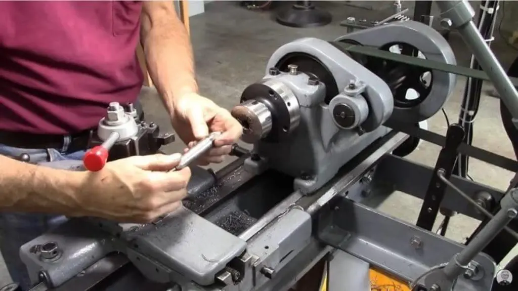 mount-jaw-chuck-to-rotary-table-d-10097