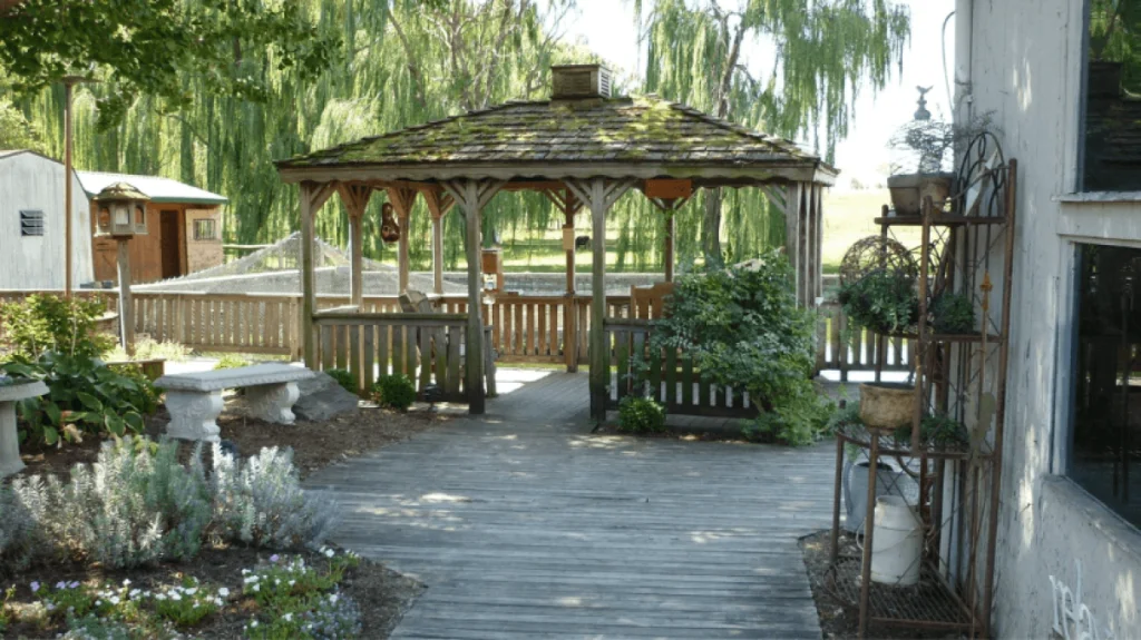 pergola-vs-gazebo-b-10143