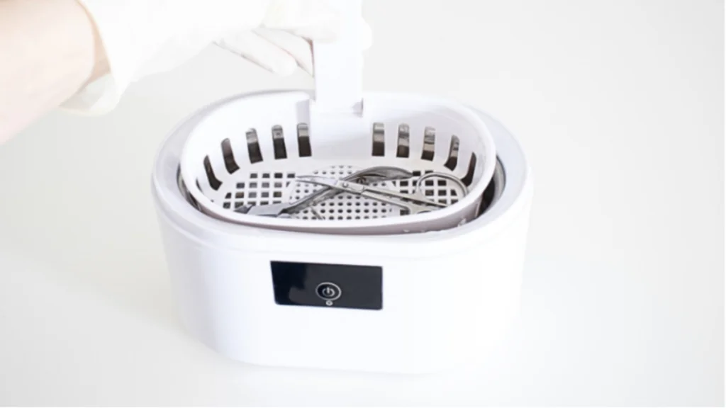 Using ultrasonic cleaner