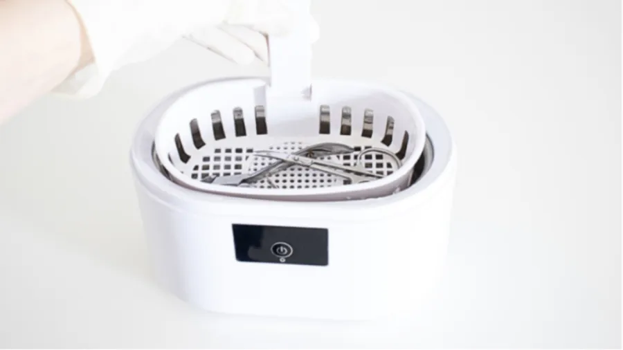 Using ultrasonic cleaner