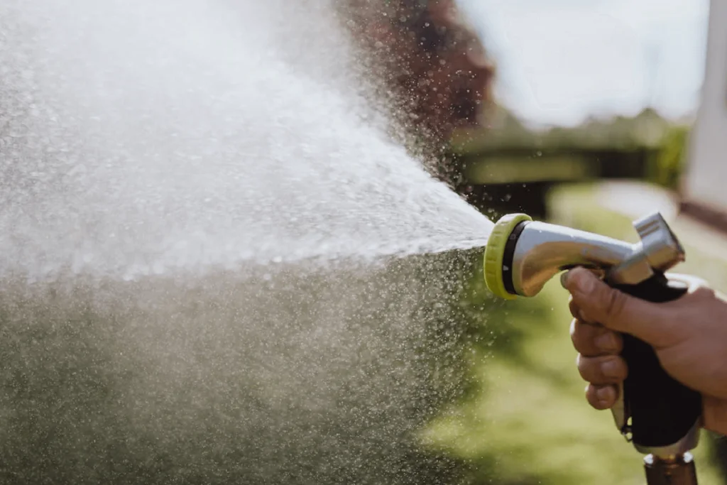 how to use garden hose reel