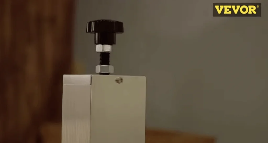 Manual wire stripping machine