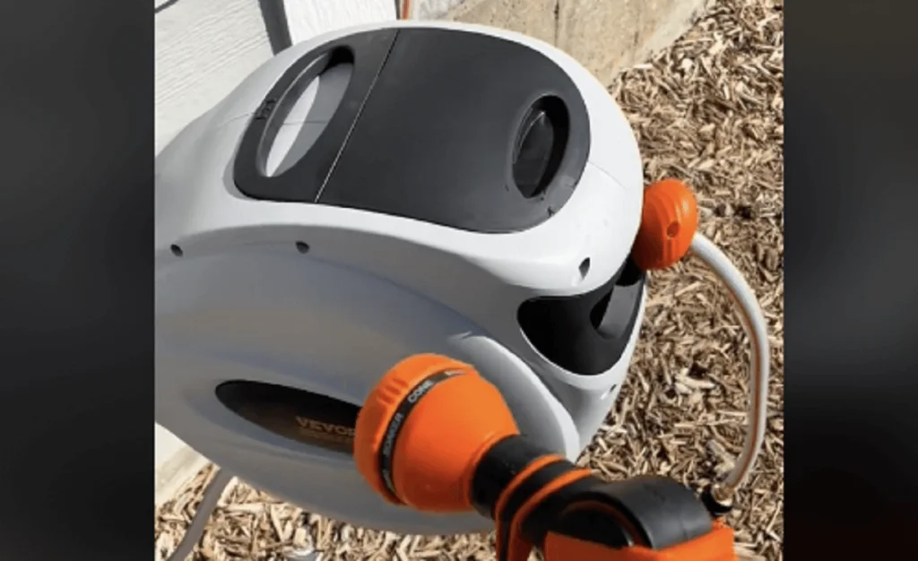VEVOR retractable hose reel