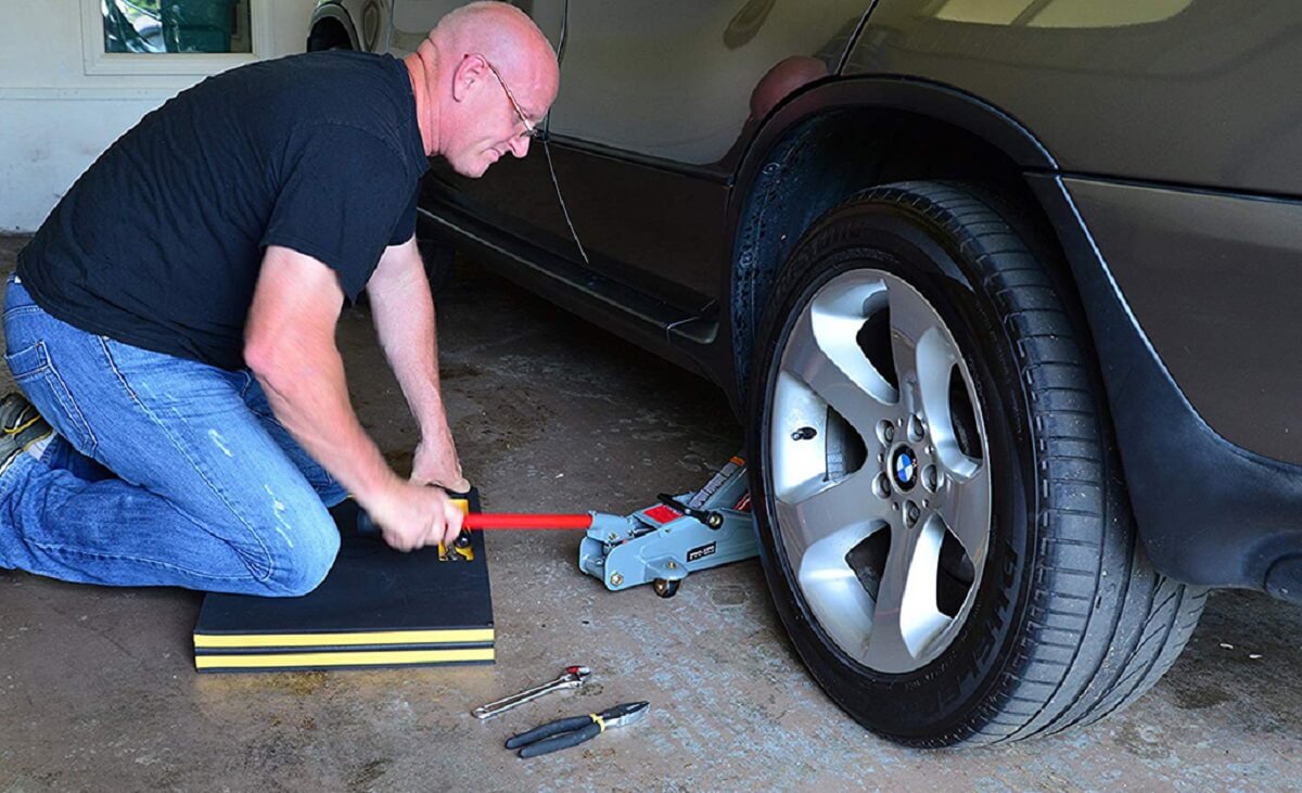 How to Use a Trolly Floor Jack: Easy Steps for Safe Lifting