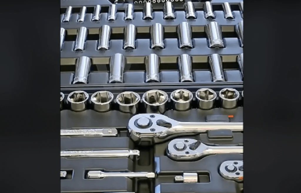 VEVOR Mechanics tool set