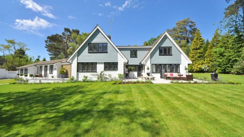 15 Budget-Friendly Backyard Shade Ideas for 2025