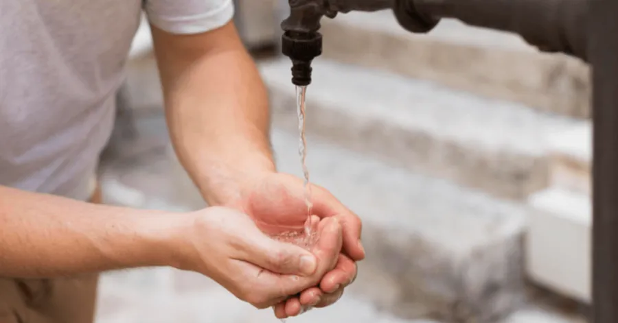 How to replace an outdoor faucet