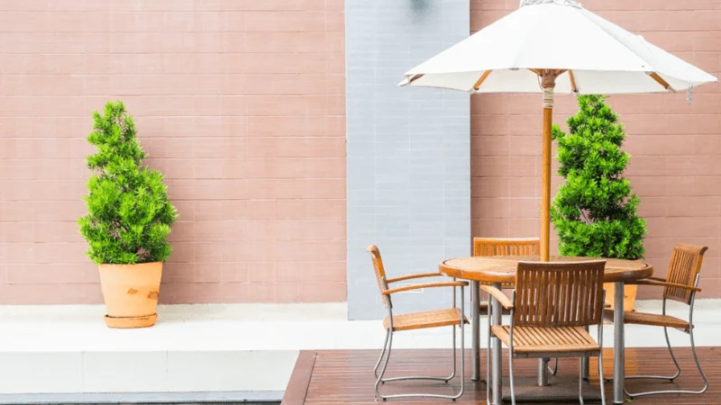 features for choosing a patio dining set