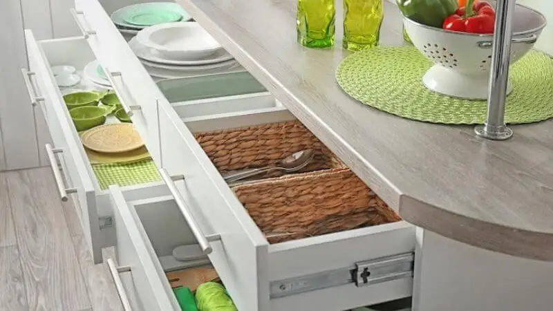 Maximize Space while Organizing Kitchen Cabinets