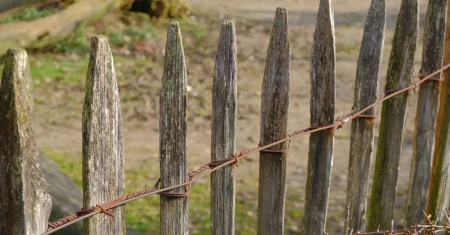 How to repair a fence post