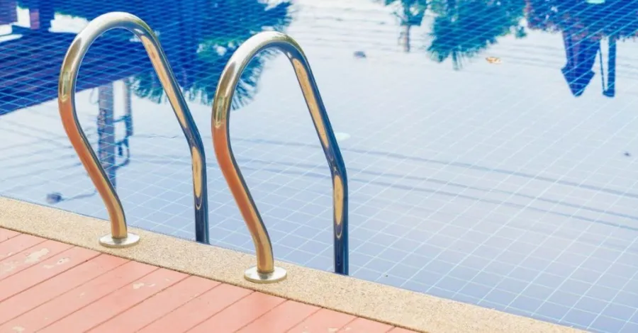 heavy-duty above-ground pool ladder