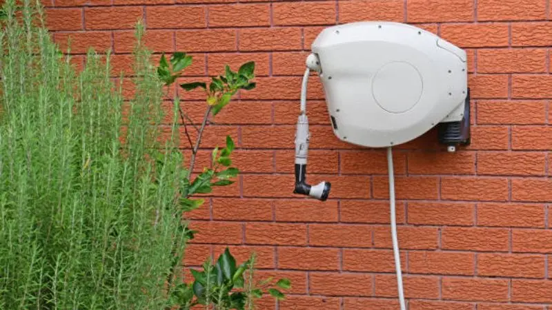 Pick the Right Hose Reel for Your Yard Size and Layout