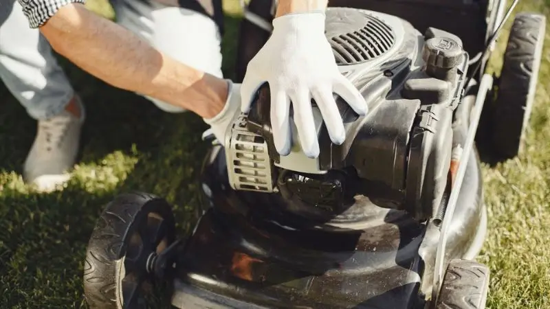  safety tips while using a push sweeper