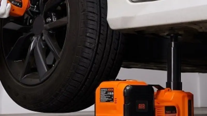 Features of a car jack