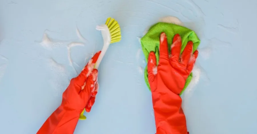 how to clean spray paint