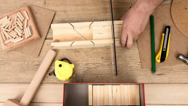 types of hand wood cutting tools