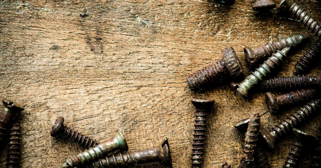 how to remove rusted screws