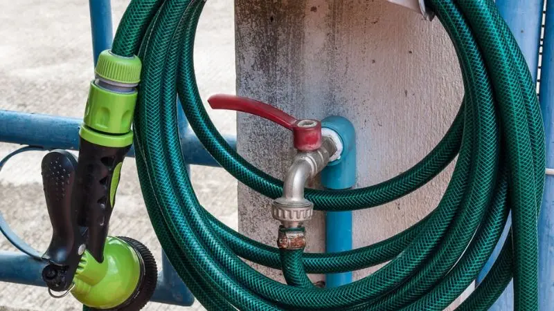 A Complete Guide on Building A DIY Garden Hose Reel