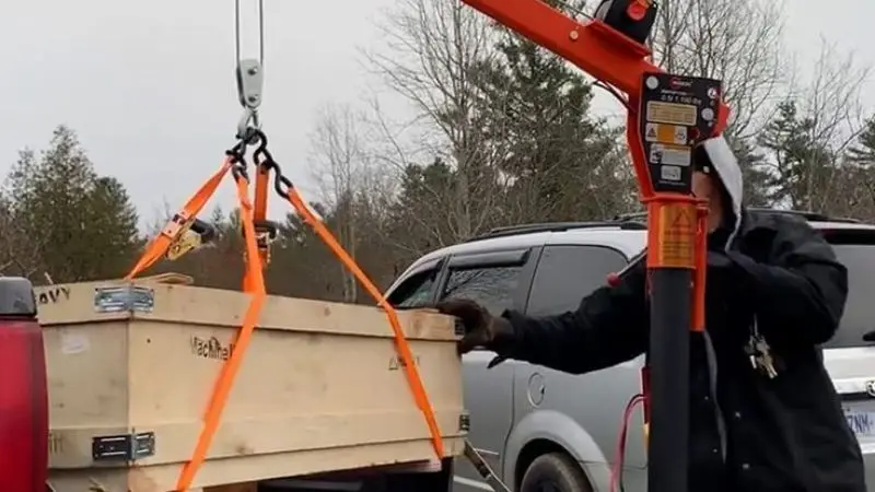  How to use a pickup truck crane 
