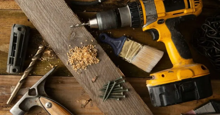 tools for drilling holes
