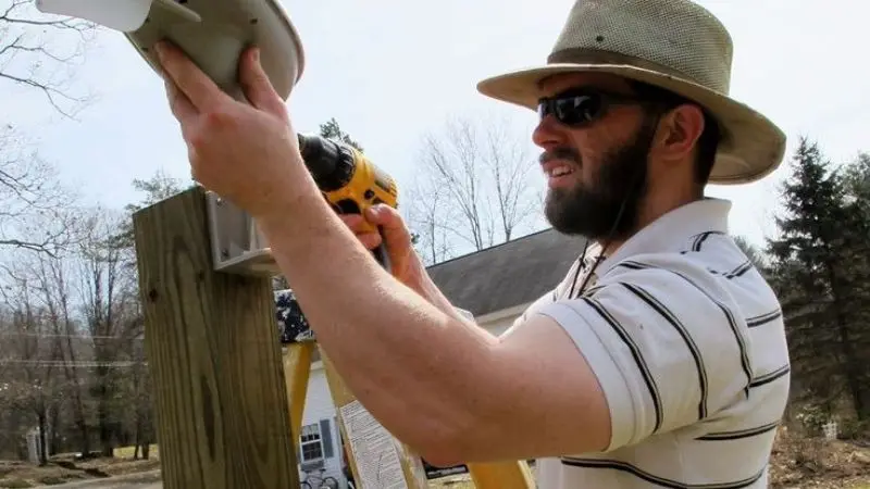 How to mount a weather station