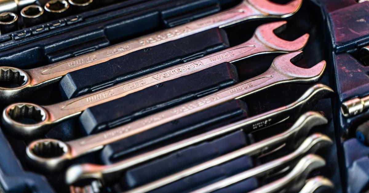 Socket Wrench Sizes & Charts: SAE vs Metric Guide 2025