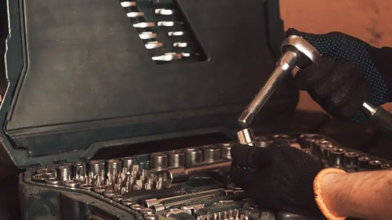 How to use a socket wrench: Step-by-step guide