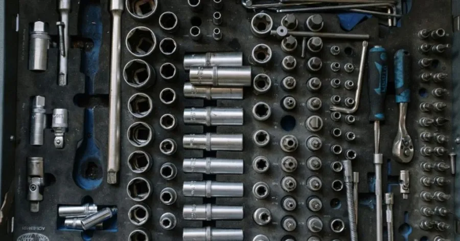 ratchet vs socket wrench