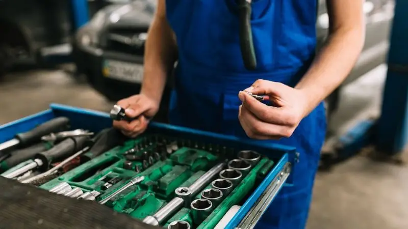 how to buy and maintain your car tool repairs