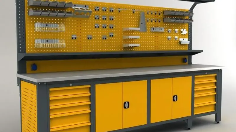 Features of the garage worktable