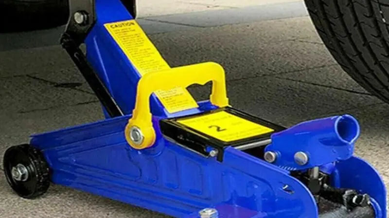 Floor jack for off-road
