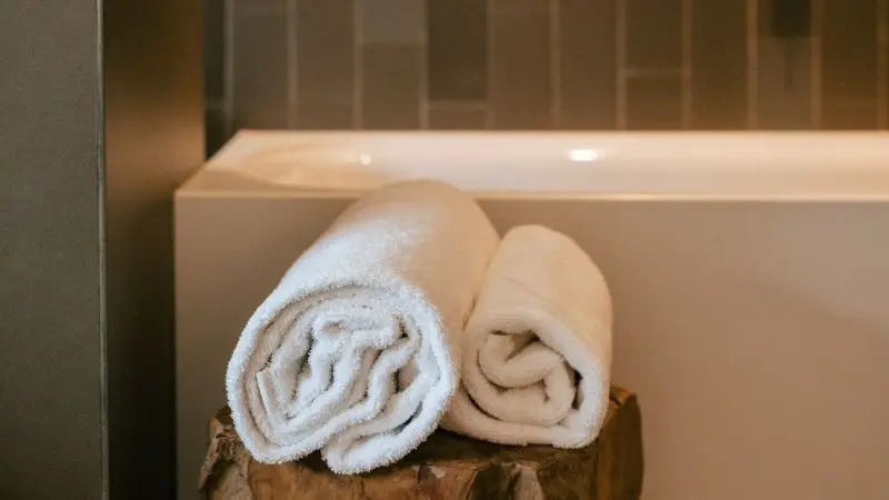 How to find the right towel warmer for your spa