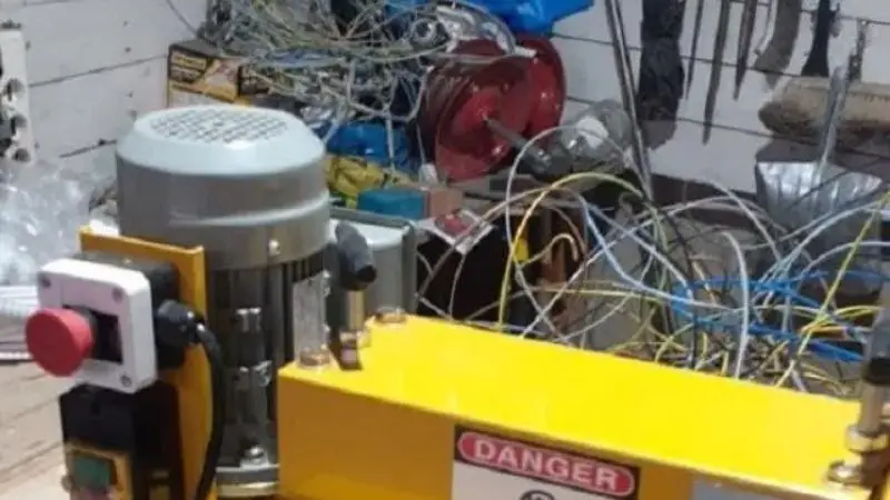 Tools for wire stripping