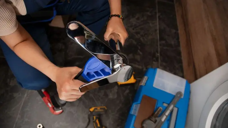 How to choose a crimping tool for PEX pipes