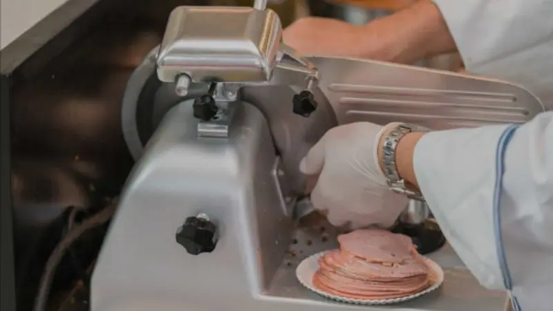 How to inspect meat cutter equipment for safe performance