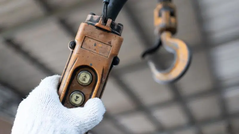 What is lifting equipment and its functions