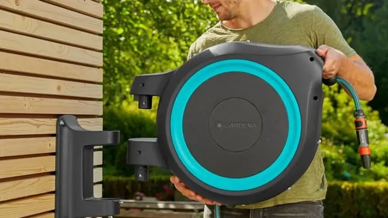 Safely mount a hose reel