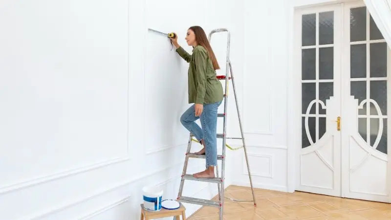 essential ladder safety tips for homeowners and workers