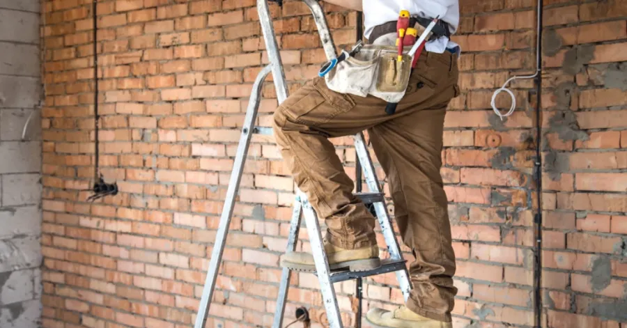 ladder safety tips