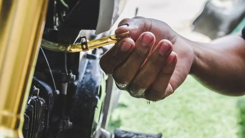 How to empty a fuel tank: step by step