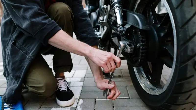 common mistakes to avoid in using an adjustable wrench