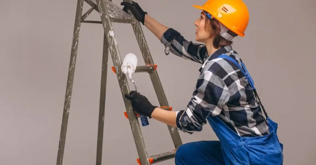 how to operate an extension ladder