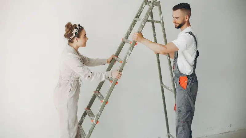 safety tips before using an extension ladder
