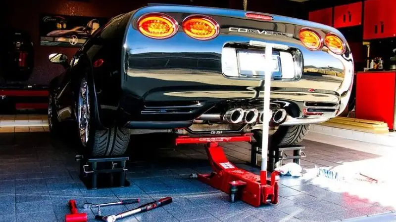 Top Tools to Lift a Car – Safety Tips, and DIY Techniques