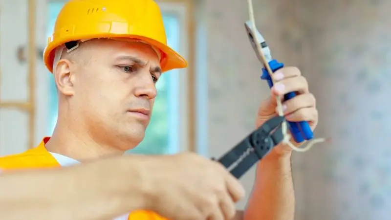 How to maintain a wire stripping tool for lasting performance