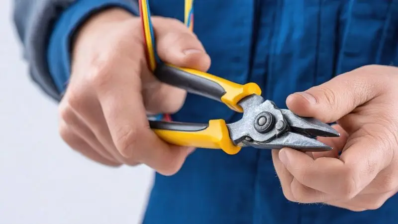 ergonomic wire stripper for professional use