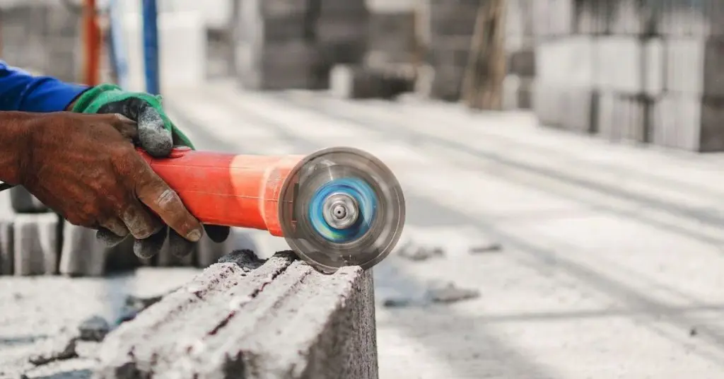 how to cut a concrete board